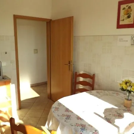 Mit Balkon- Fuer Vier Personen By Interhome * Pula