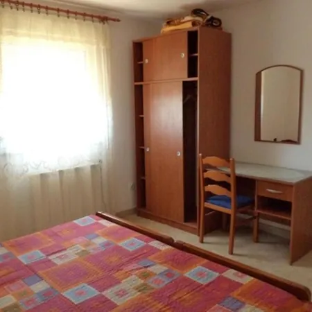 Appartement Mit Balkon- Fuer Vier Personen By Interhome