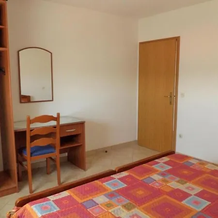 Mit Balkon- Fuer Vier Personen By Interhome * Pula