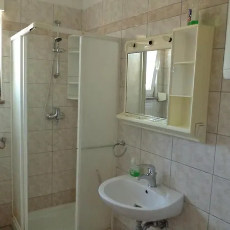 Mit Balkon- Fuer Vier Personen By Interhome Appartement *