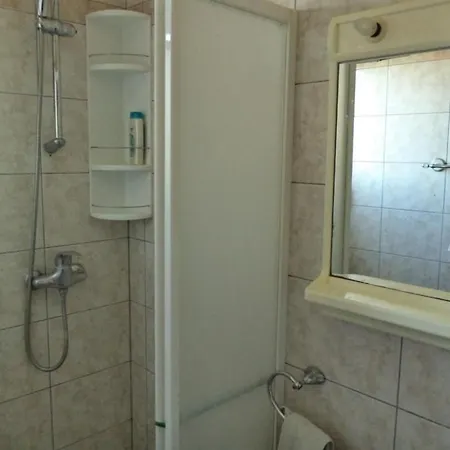 Apartamento Mit Balkon- Fuer Vier Personen By Interhome Pula